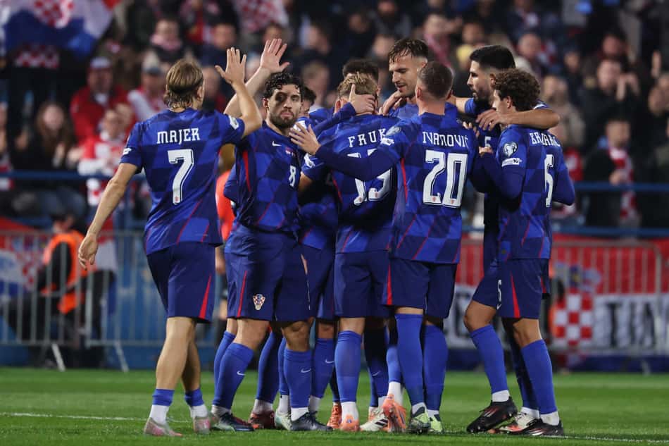 Croácia comemora gol diante de Gibraltar (Foto: Stringer / AFP)