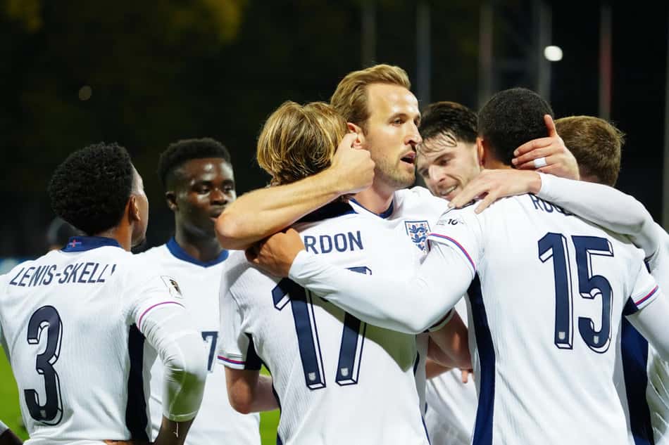 A Inglaterra se garantiu na Copa do Mundo após derrotar a Letônia por 5 a 0, pelas Eliminatórias Europeias à Copa do Mundo de 2026 (Foto: Gints Ivuskans / AFP)