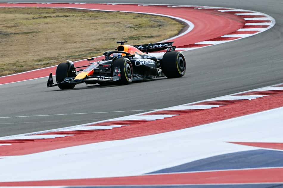 Red Bull Racing's Dutch driver Max Verstappen races during the United States Formula One Sprint at the Circuit of the Americas in Austin, Texas, on October 18, 2025. (Photo by RONALDO SCHEMIDT / AFP)
