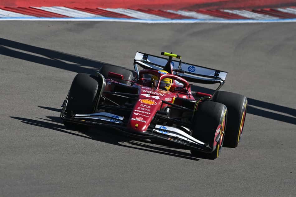 Lewis Hamilton no GP dos Estados Unidos (Foto: Rudy Carezzevoli/ Getty Images via AFP)