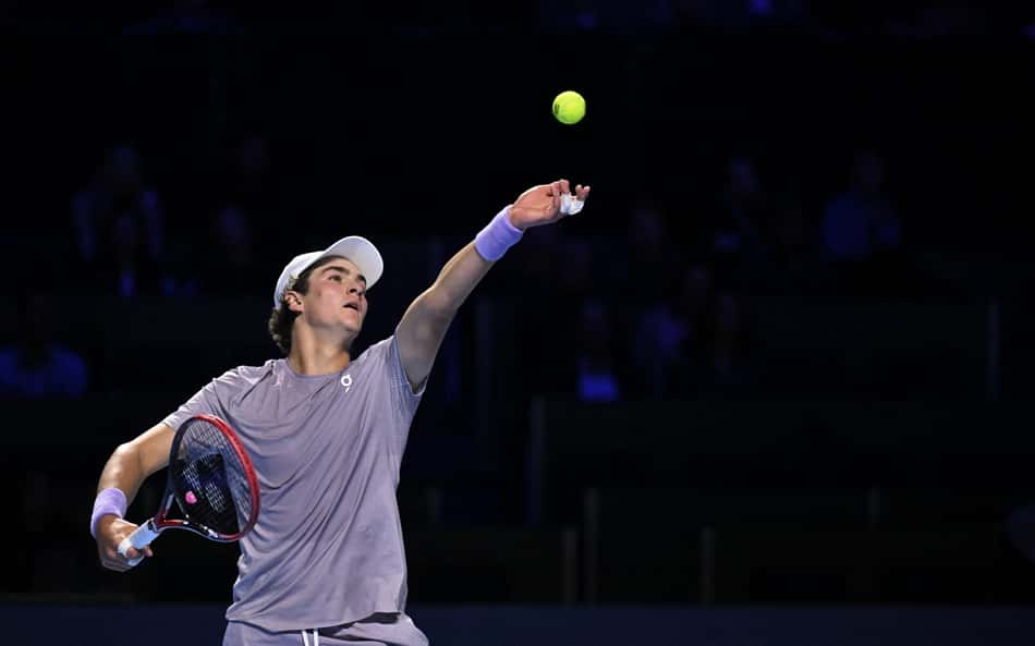 Veja os lances da vitória de João Fonseca sobre Fokina pela final do ATP Basileia