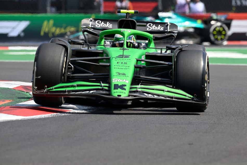 Gabriel Bortoleto, Sauber, no treino livre do GP do México de F1 (Foto: Alfredo ESTRELLA / AFP)