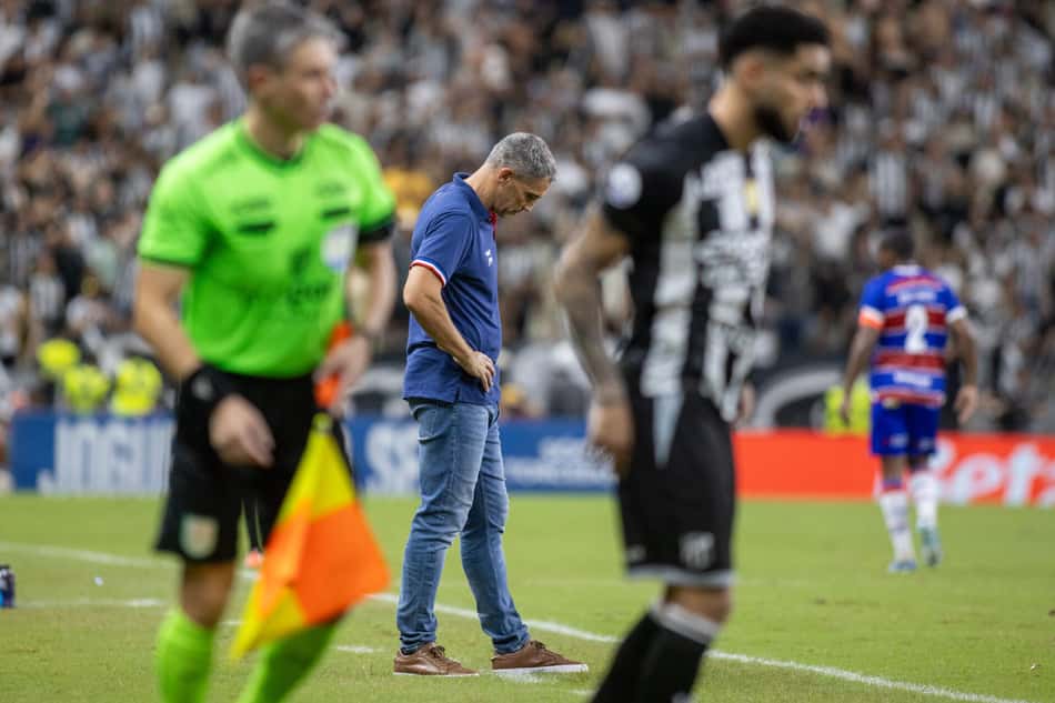 Vojvoda tem histórico negativo contra O Ceará (Foto: Lucas Emanuel/AGIF)