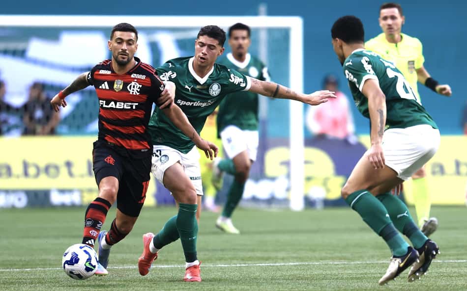 Vidente prevê resultado de jogo decisivo entre Flamengo e Palmeiras