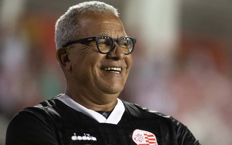 Hélio dos Anjos, técnico do Náutico (Foto: Rafael Vieira/AGIF)