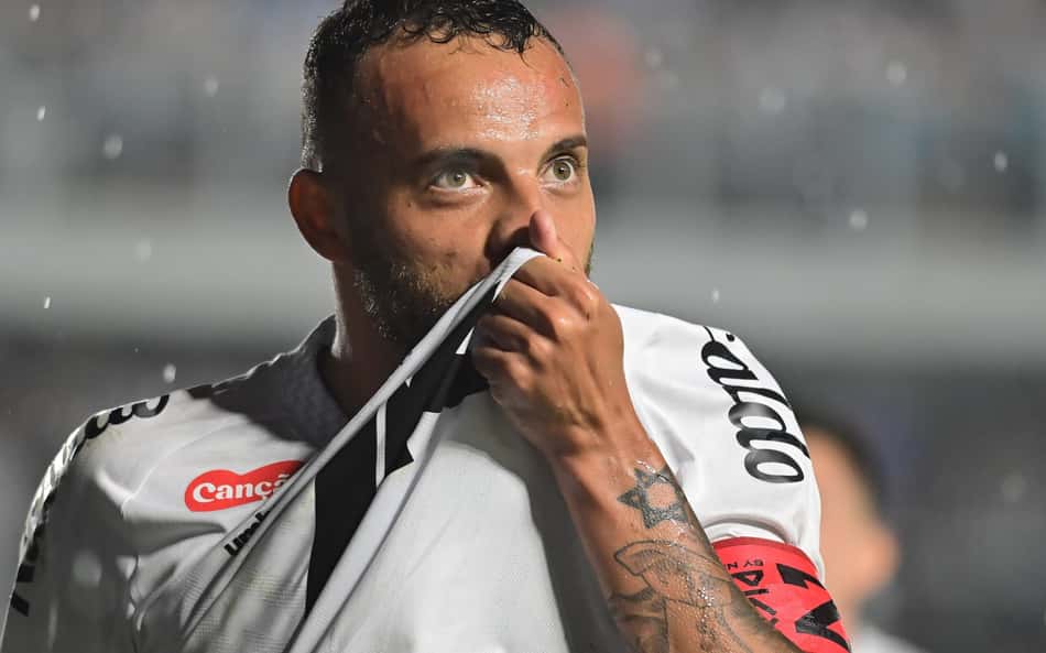 Guilherme é o artilheiro do Santos nesta temporada com 15 gols. (Foto: Jota Erre/AGIF)