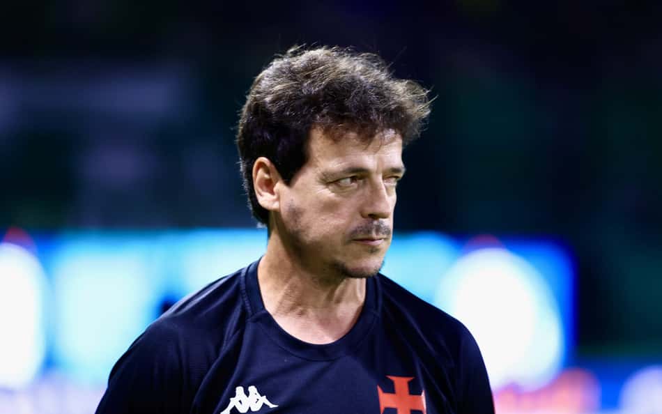 Após criticar apatia, Diniz pede que Vasco tenha 'raiva' para reagir no Brasileirão
