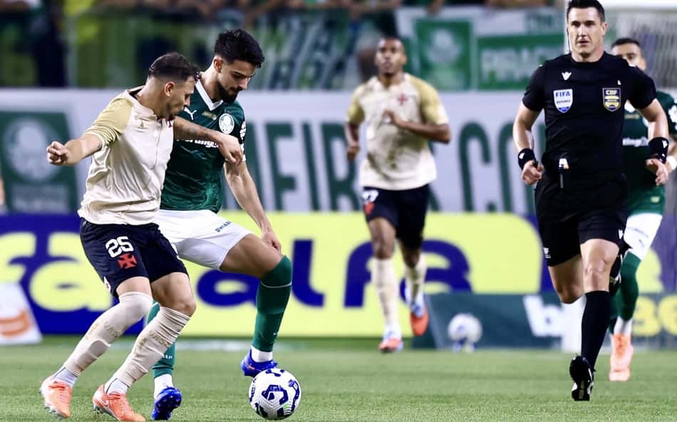 Lance em Palmeiras x Vasco revolta torcedores do Flamengo: 'Fica nítido'