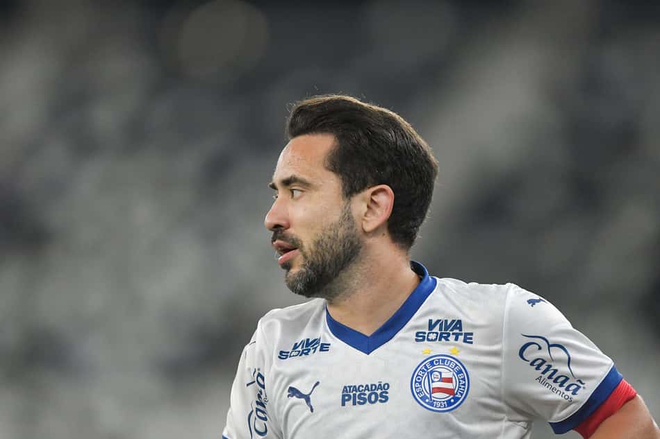 Éverton Ribeiro, camisa do Bahia (Foto: Thiago Ribeiro/AGIF)