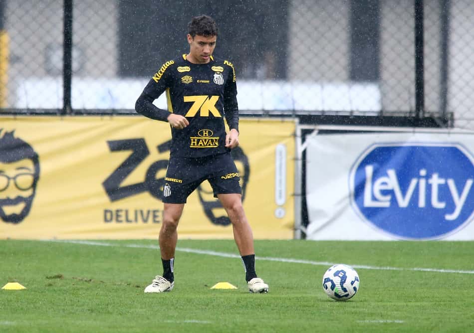 Gabriel Bontempo fez a estreia no time profissional do Santos no Paulistão deste ano. (Foto: Mauricio De Souza/AGIF)