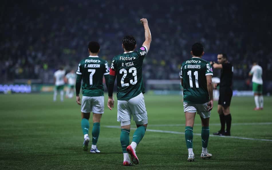 Palmeiras embala em sequência decisiva e mira taças com Flamengo como rival