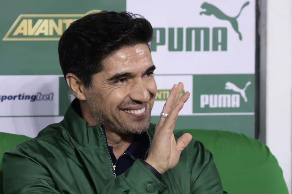 Abel Ferreira definiu o Palmeiras contra a LDU (Foto: Marcello Zambrana/AGIF)