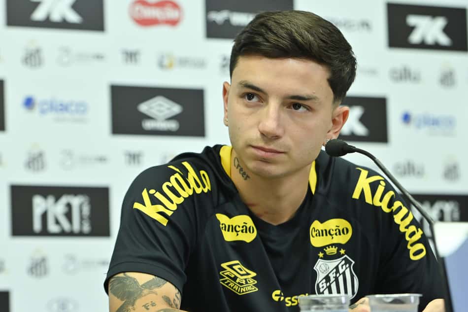 Barreal tem contrato com o Santos até o final deste ano. (Foto: Jota Erre/AGIF)