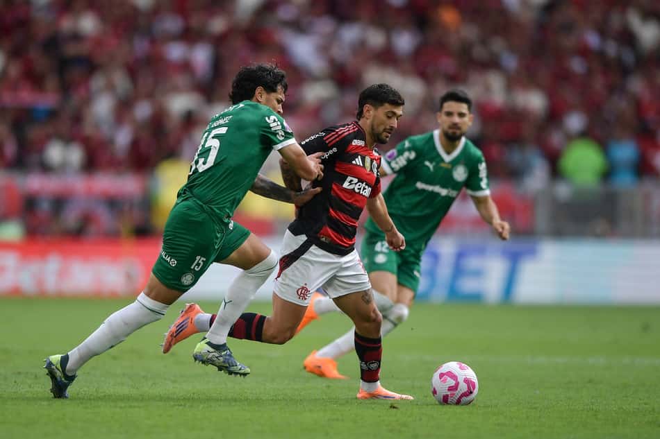 Flamengo e Palmeiras se enfrentaram neste domingo (19) (Foto: Thiago Ribeiro/AGIF)
