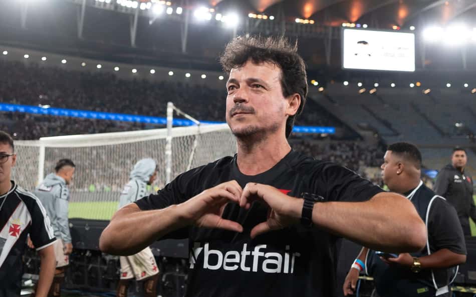 Fernando Diniz destaca jogador do Vasco: 'Um dos mais inteligentes que eu já trabalhei'
