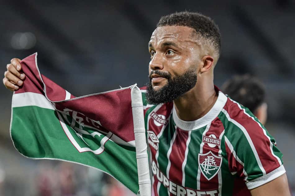 Samuel Xavier comemora gol em Fluminense x Internacional