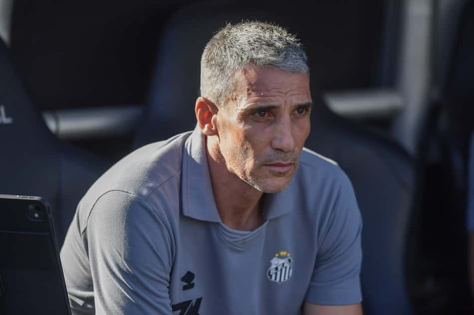 Vojvoda ainda não venceu com o Santos fora de casa. (Foto: Thiago Ribeiro/AGIF)