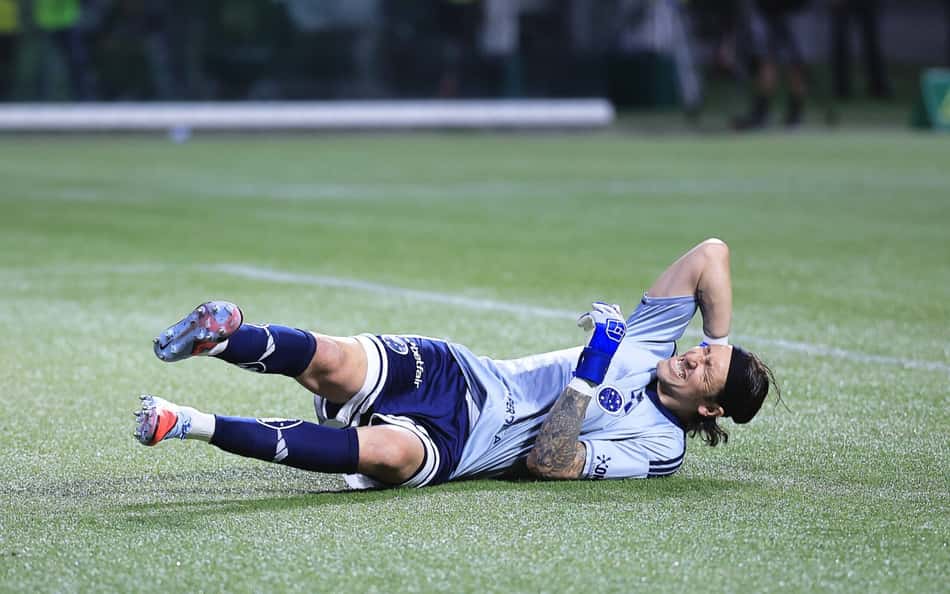 Palmeiras identifica torcedor que arremessou garrafa no Allianz Parque