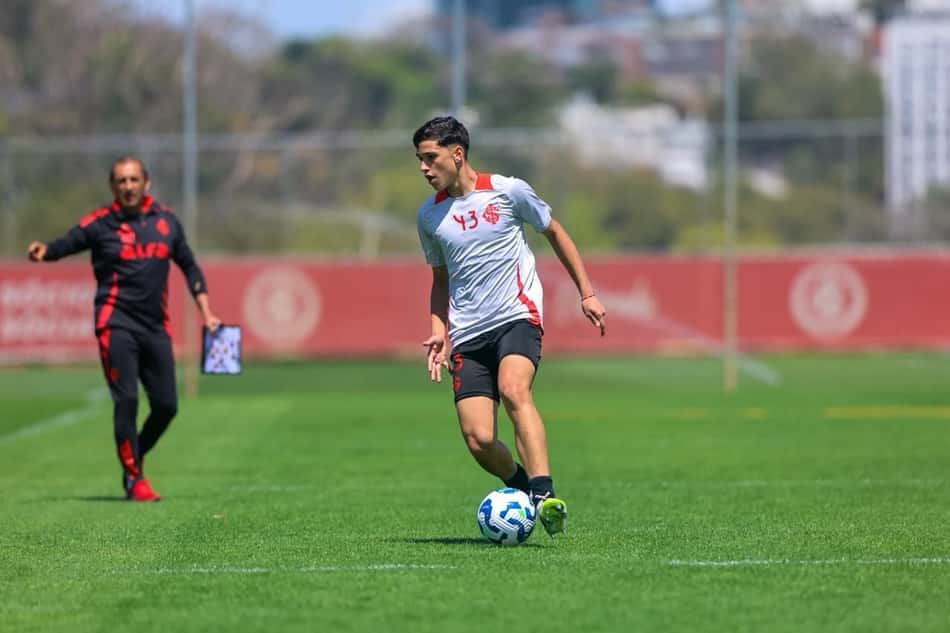 Alisson, lateral-esquerdo do Internacional