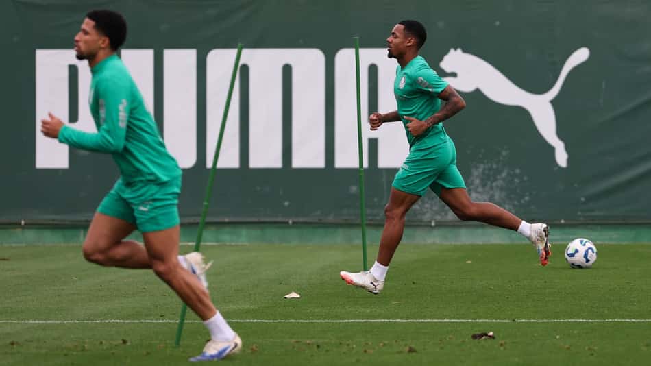 Allan durante treinamento do Palmeiras na Academia