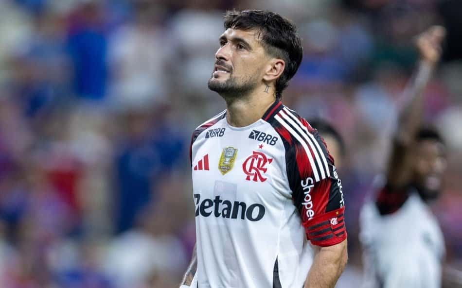 Arrascaeta, do Flamengo, responde à provocação de jogador do Racing: 'Podem falar'