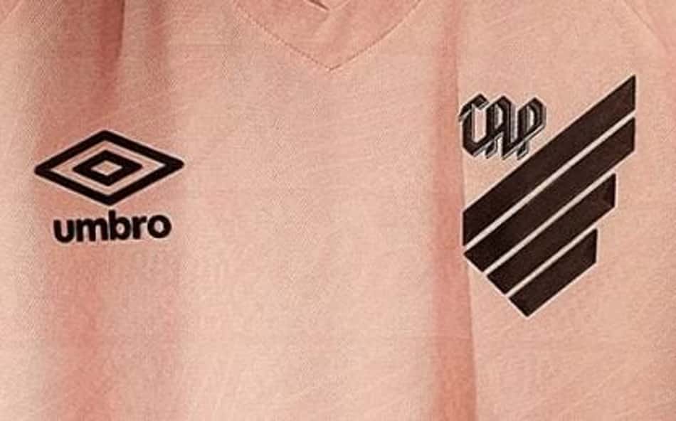 Athletico lança camisa em homenagem ao Outubro Rosa; veja fotos