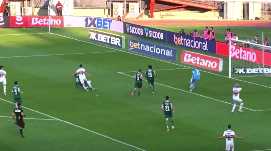 VAR sobre lance em São Paulo x Palmeiras (Foto: reprodução CBF)