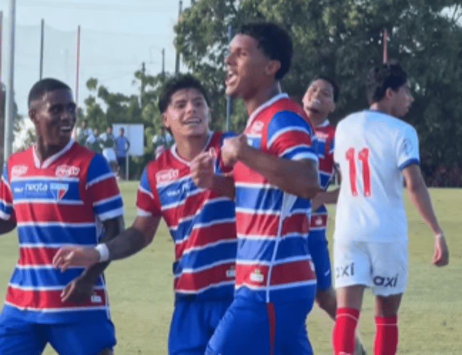 Jogadores do Fortaleza comemoram gol contra o Bahia (Foto: reprodução)
