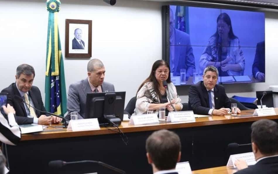 Entenda a proposta de educação financeira para atletas a ser votada no Congresso