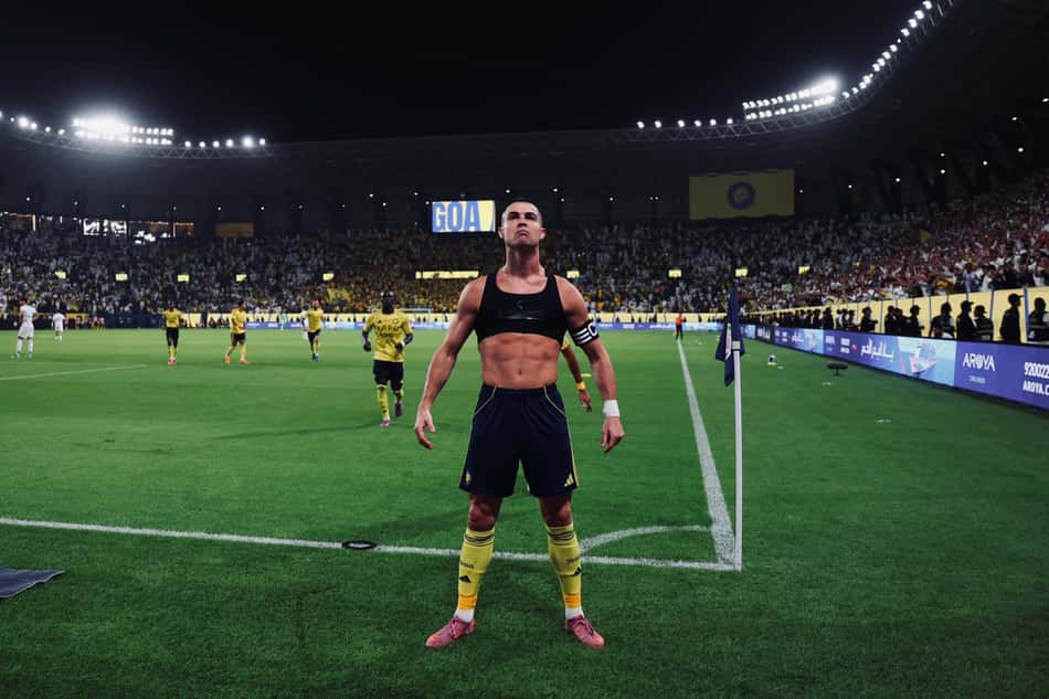 Cristiano Ronaldo comemora gol marcado pelo Al-Nassr sobre o Al-Fateh