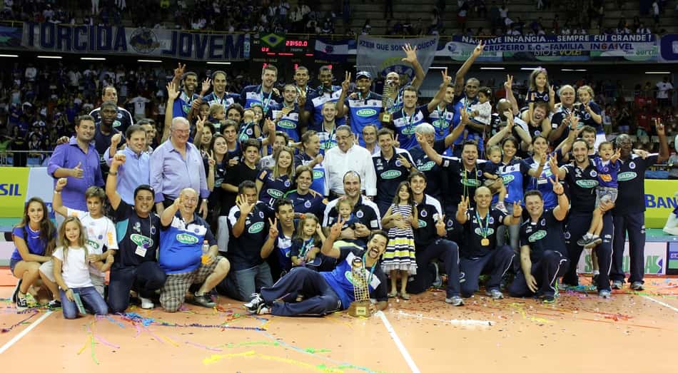 Elenco Sada Cruzeiro campeão da Superliga 2013-14 (Foto: Renato Araújo/Divulgação Sada Cruzeiro)
