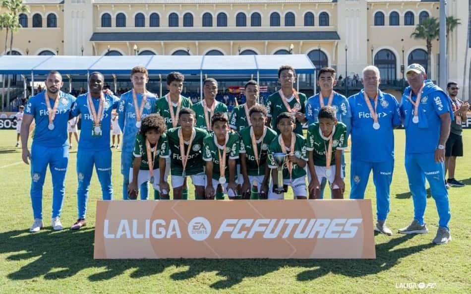 Equipe sub-12 do Palmeiras La Liga FC Futures (Foto: Reprodução/X)