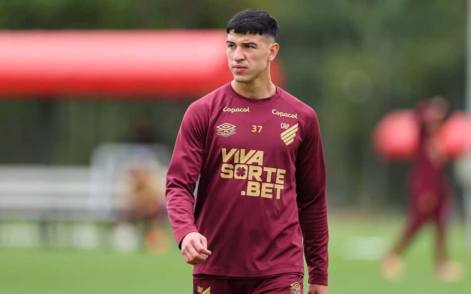 Escalação: Athletico perde titular e conta com volta de lateral diante do Goiás