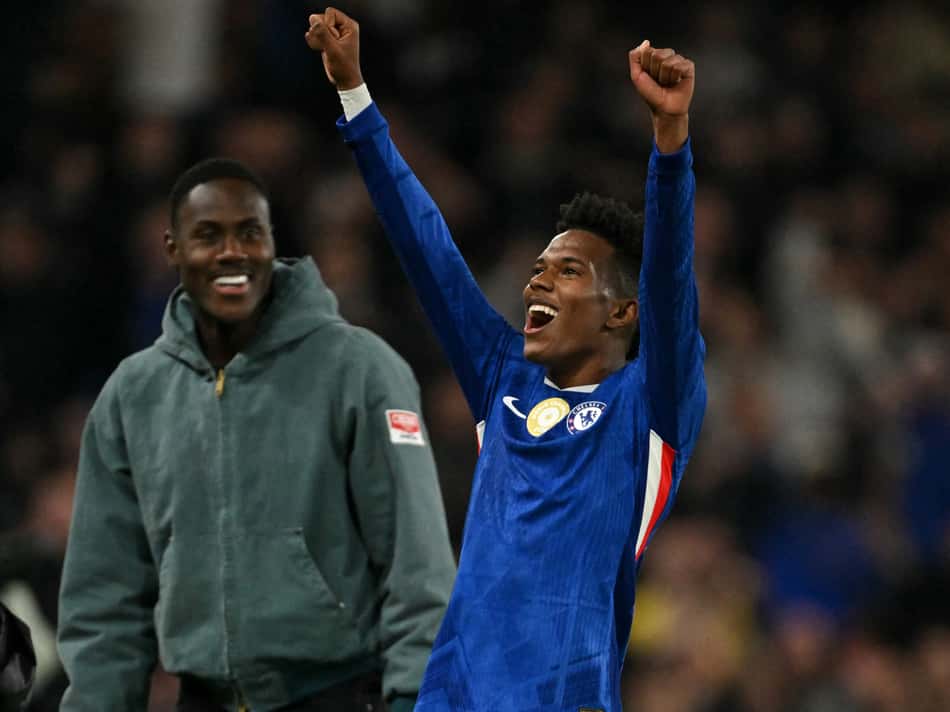 Estêvão comemora primeiro gol marcado pelo Chelsea