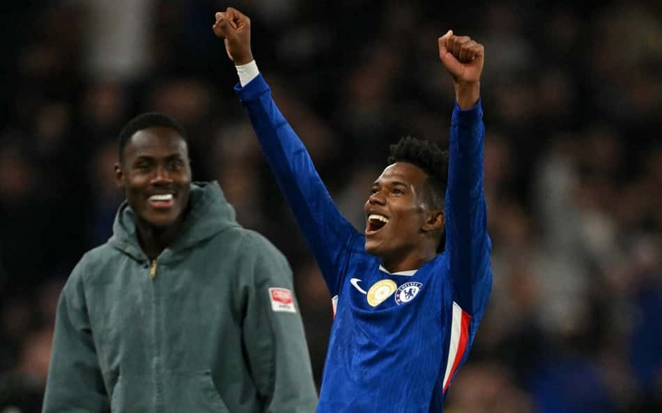 Estêvão comemora primeiro gol marcado pelo Chelsea
