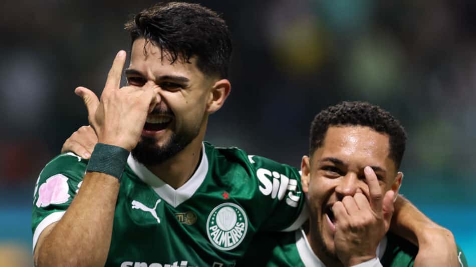 Flaco López e Vitor Roque, atacantes do Palmeiras (Foto: Cesar Greco/Palmeiras/by Canon)