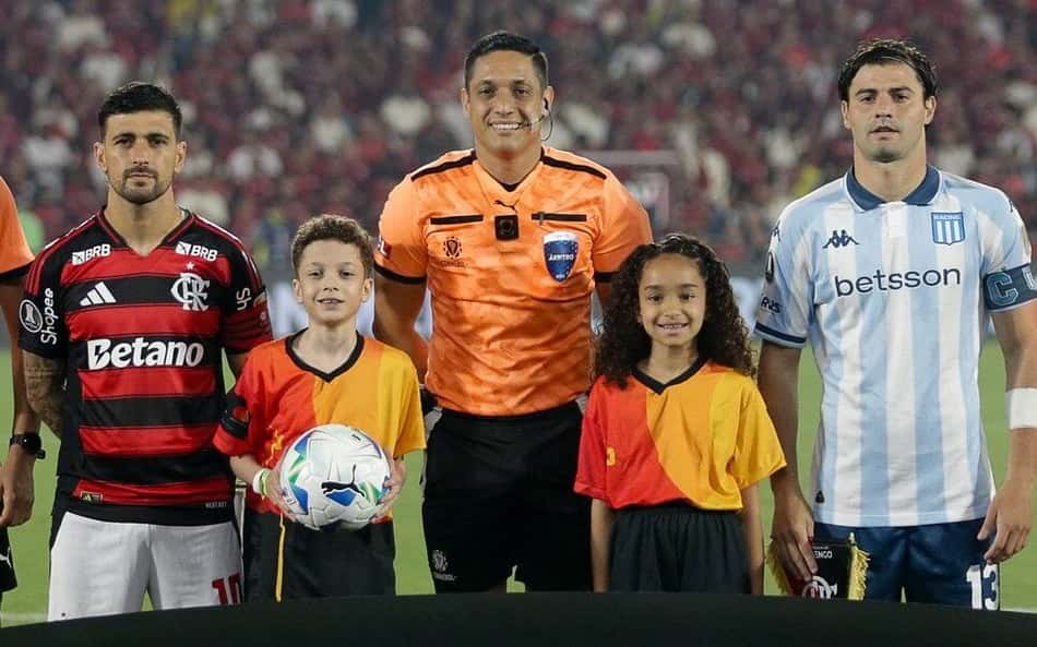 Semifinais da Libertadores escancaram domínio das 'bets' no futebol sul-americano