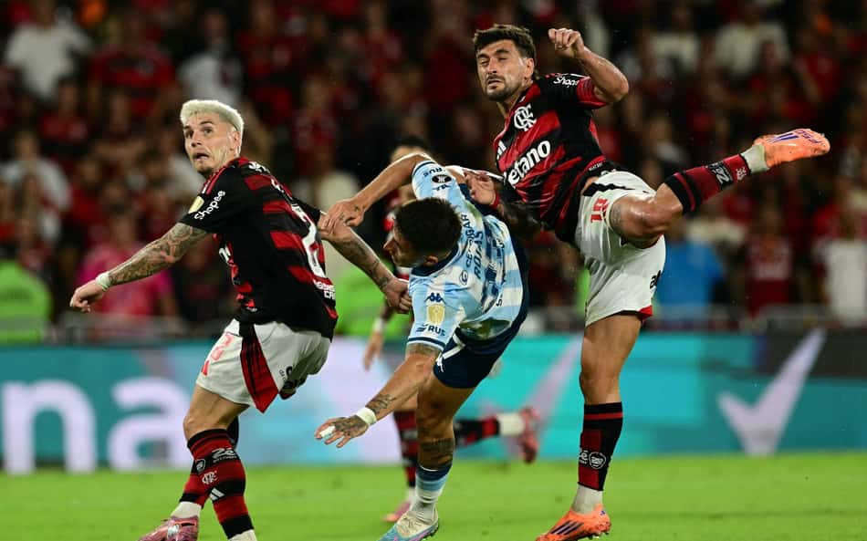 Jogador sofre fratura na face, e Racing x Flamengo ganha mais um desfalque