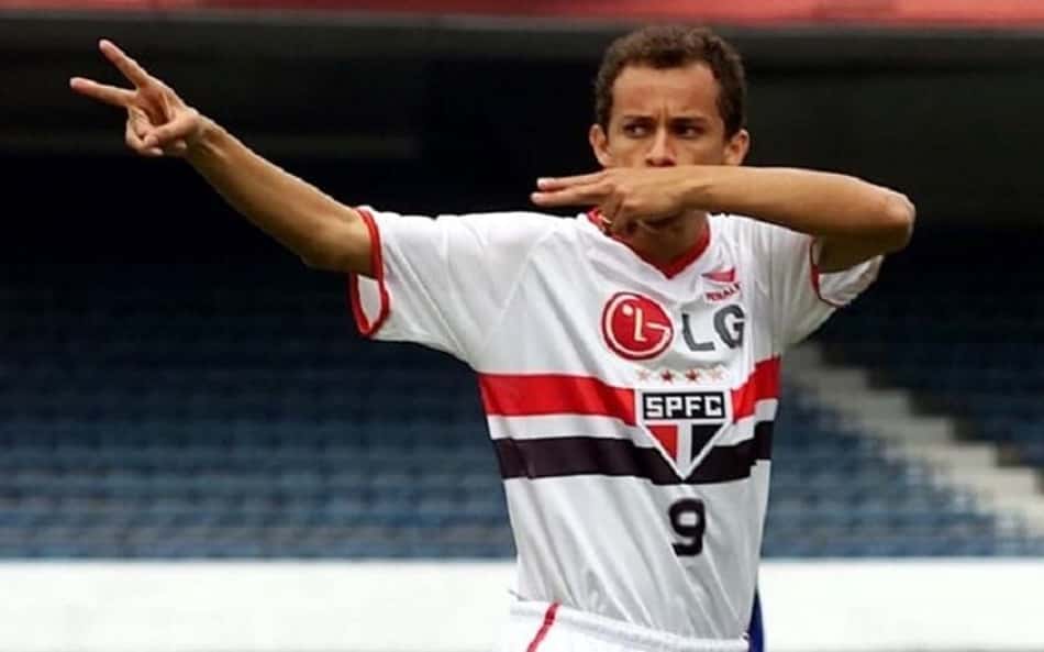 Grêmio 0 x 4 São Paulo no Brasileirão 1999; França brilha no Olímpico