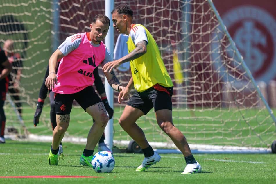 Bruno Gomes e Alan Patrick em treino do Internacional