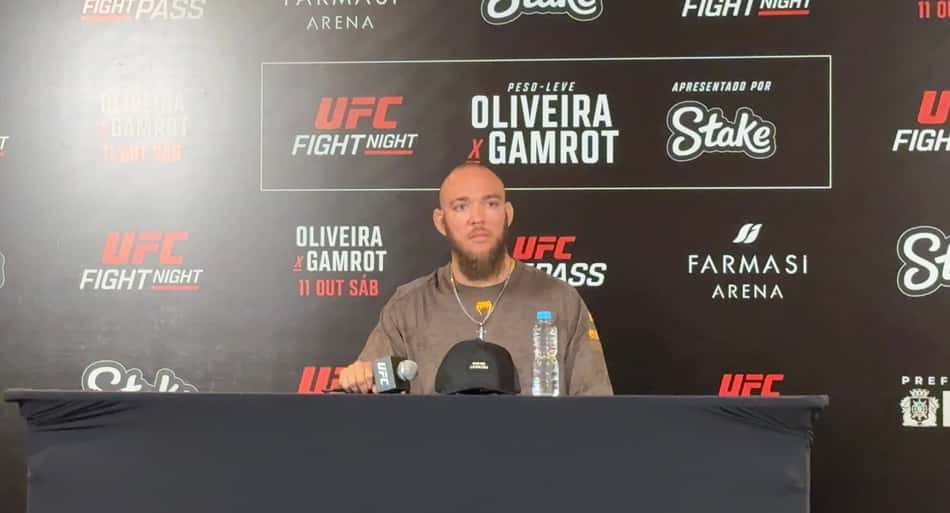 Valter Walker em coletiva antes do UFC Rio (Foto: Anna Ramos LANCE!)