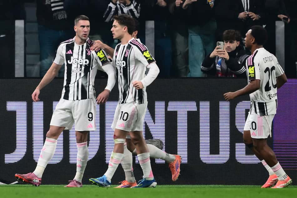 Jogadores da Juventus comemorando o gol marcado contra a Udinese (Foto: Marco Bertorello/AFP)