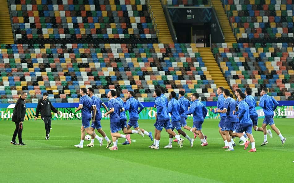 Jogadores de Israel treinam no Bluenergy Stadium antes de jogo contra a Itália, pelas Eliminatórias da Europa