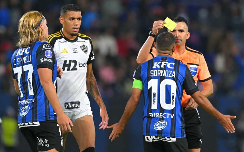 'Vexame': Atlético-MG critica arbitragem e diz que irá notificar a Conmebol
