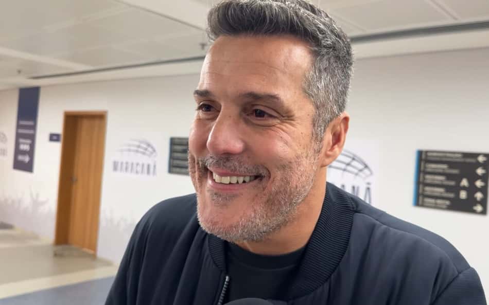 Júlio César, ídolo do Flamengo, exalta titular do time de Filipe Luís: 'Excepcional'