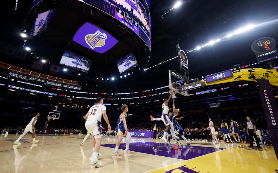 Lakers x Warriors: saiba como é ver um jogo da NBA direto da arena