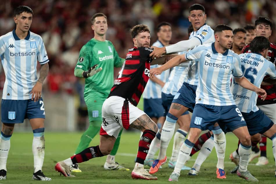 Torcedores do Palmeiras pediram jogador após Flamengo x Racing no Maracanã (Foto: Jorge Rodrigues/AGIF)