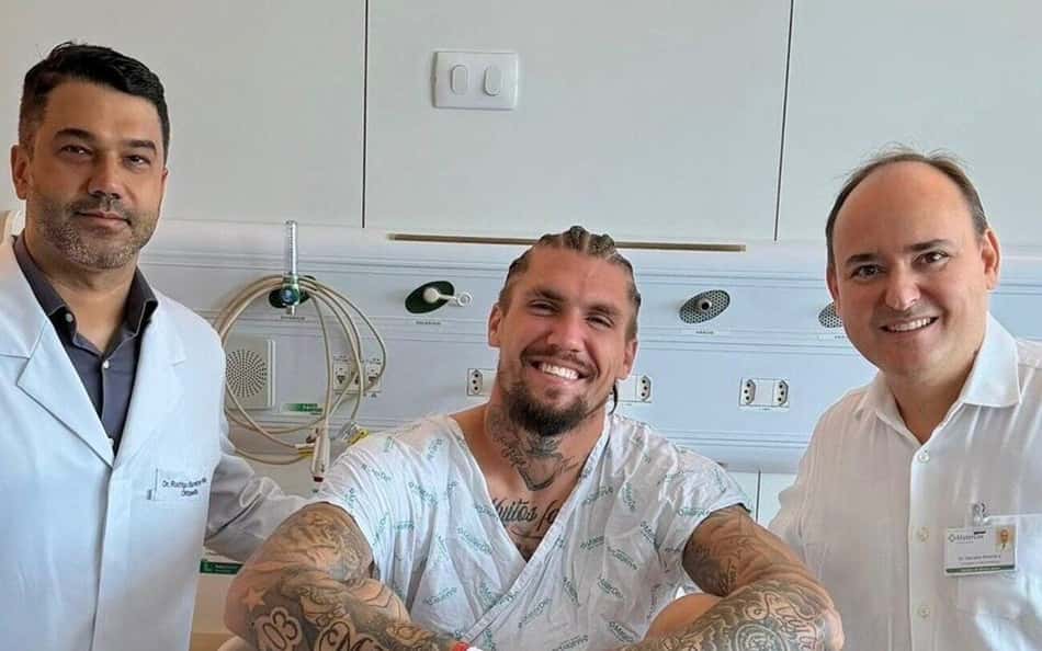 Lyanco é operado e recebe carinho de companheiro de Atlético-MG
