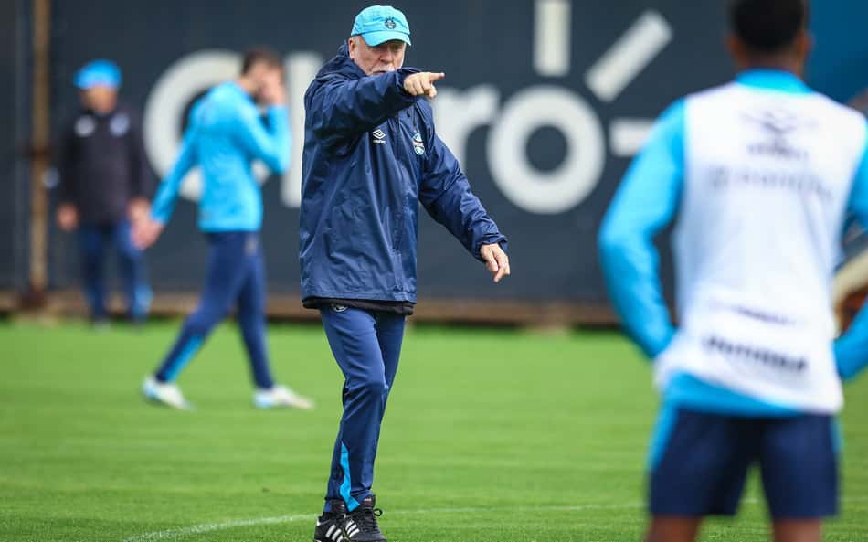 Grêmio encerra a preparação para encarar o São Paulo; veja a escalação