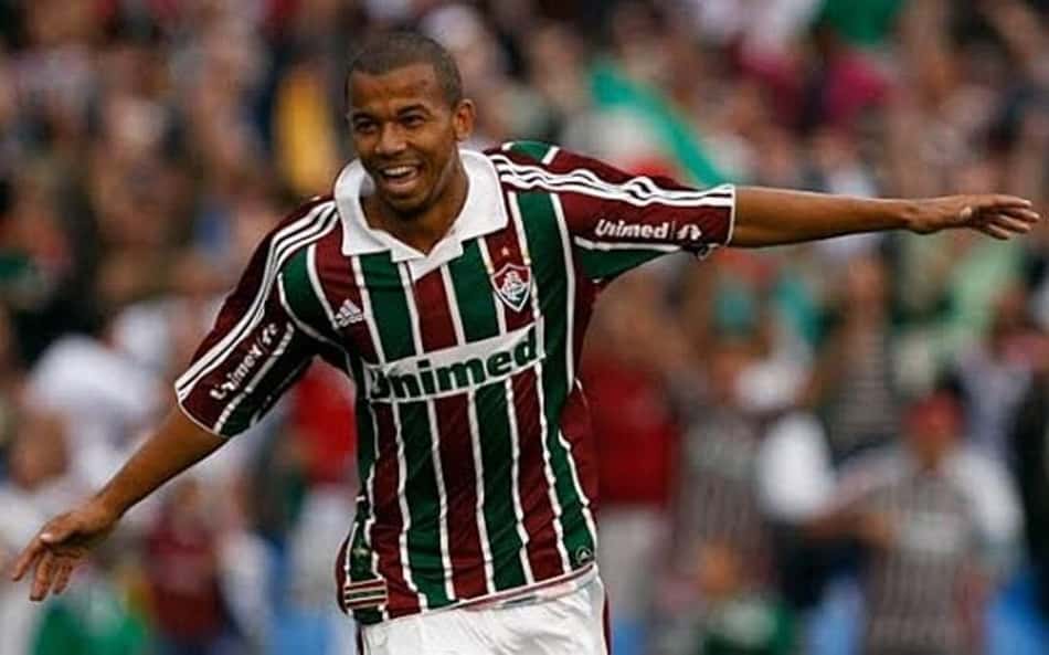 Fluminense 3 x 0 Internacional no Brasileirão 2010; folga na liderança rumo ao título